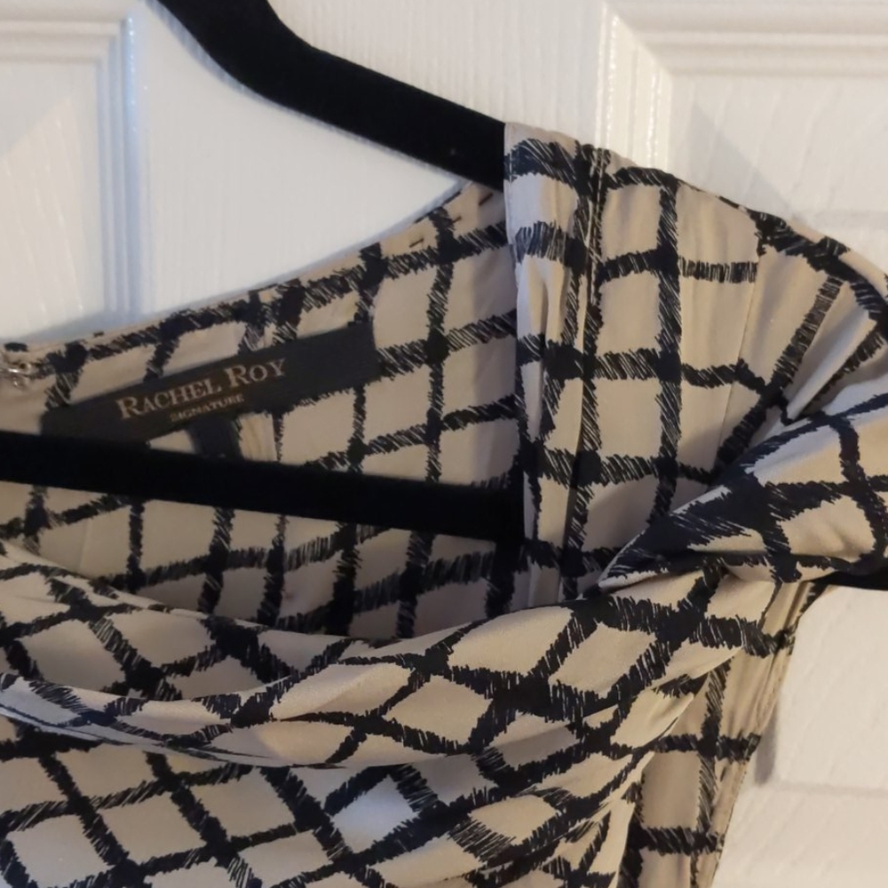 Dress - Picture 3 of 10